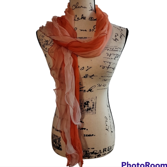 Accessories - Ruffled scarf